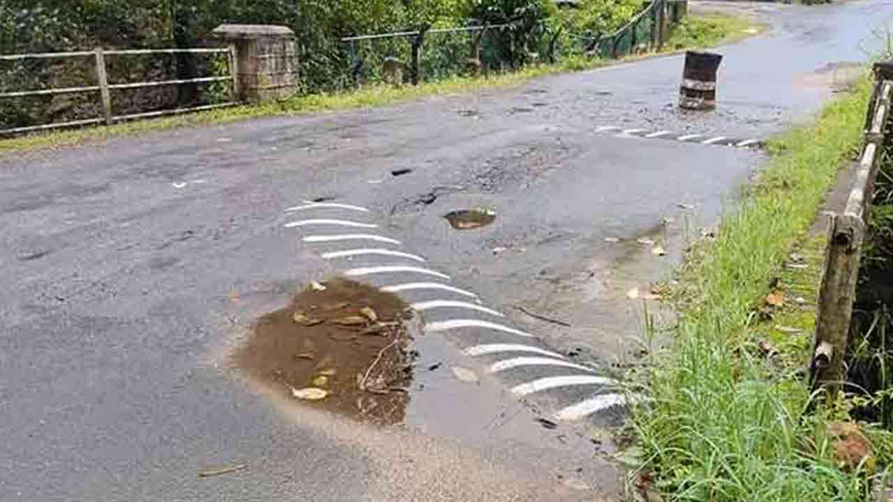 சிவனொளிபாதமலை செல்லும் வீதிக்கு 10 நாட்களுக்கு பூட்டு
