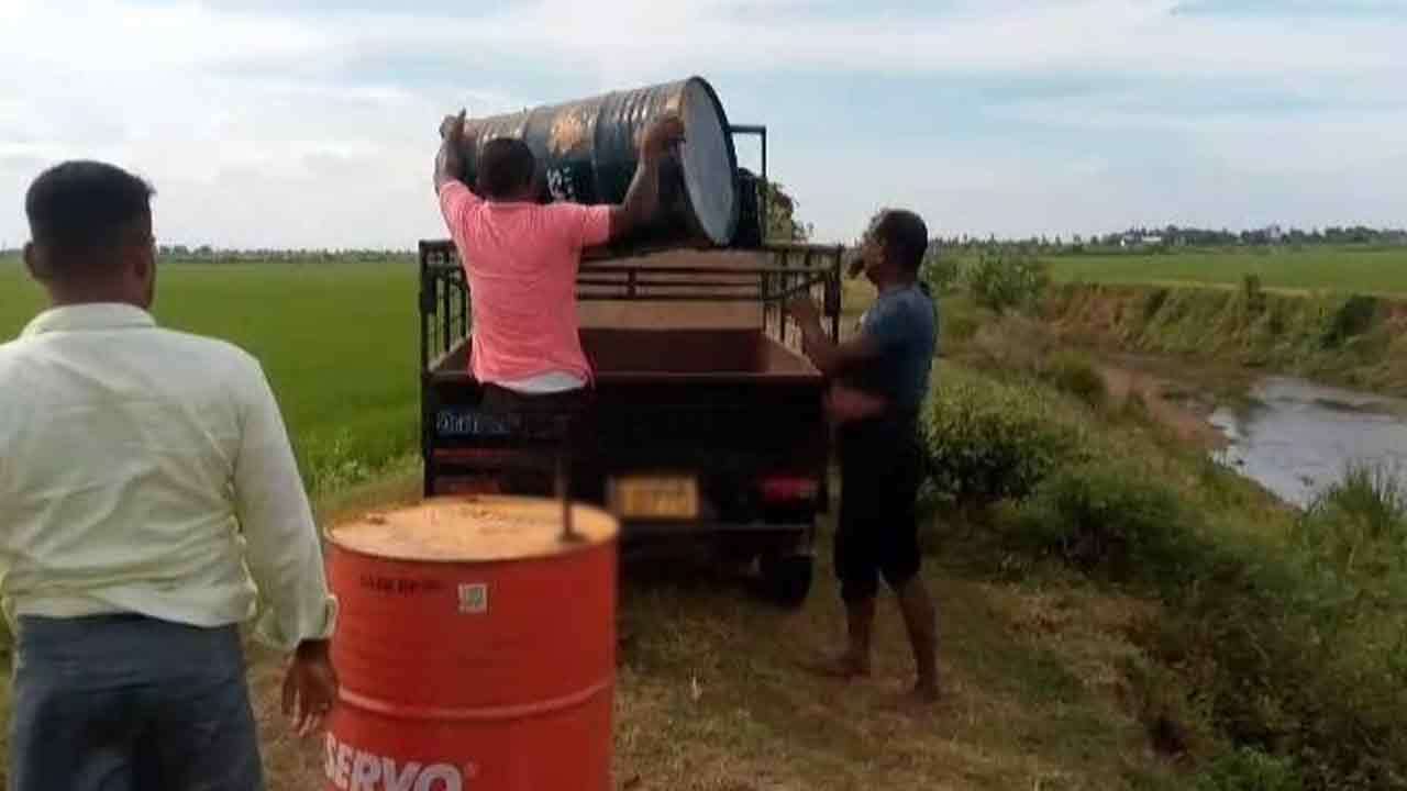 கசிப்பு உற்பத்தி நிலையம் முற்றுகை