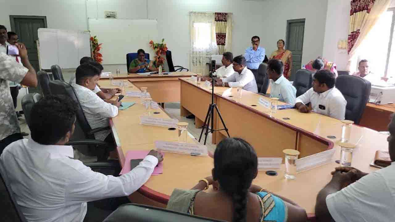 ஊர்காவற்றுறை பிரதேச சபையின் தவிசாளர் திருவுளச்சீட்டு முறையில் தெரிவு 