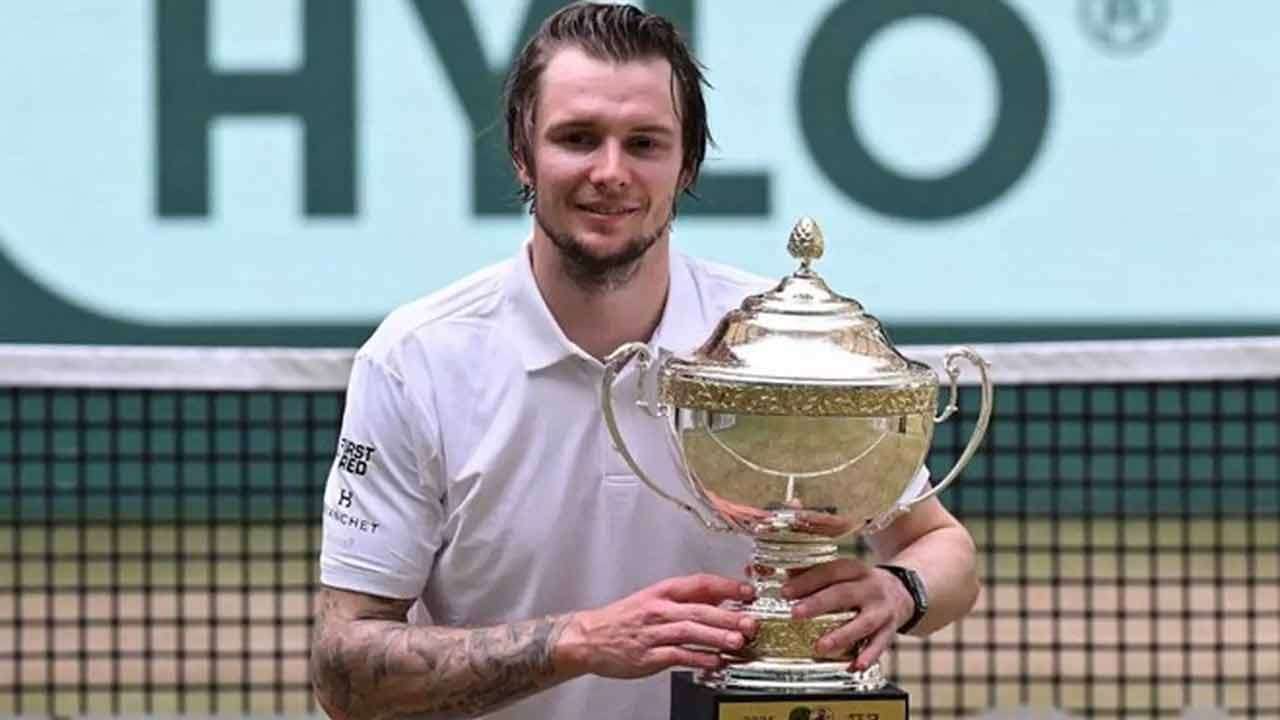 ஹாலே ஓபன் டென்னிஸ் : சம்பியன் பட்டம் வென்றார் பப்ளிக்