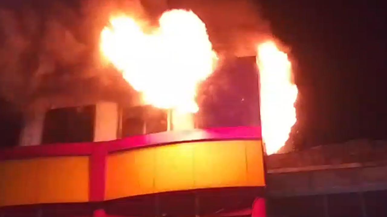 கடவத்தையில் பாரிய தீ விபத்து - சாரதிகளிடம் பொலிஸார் கோரிக்கை