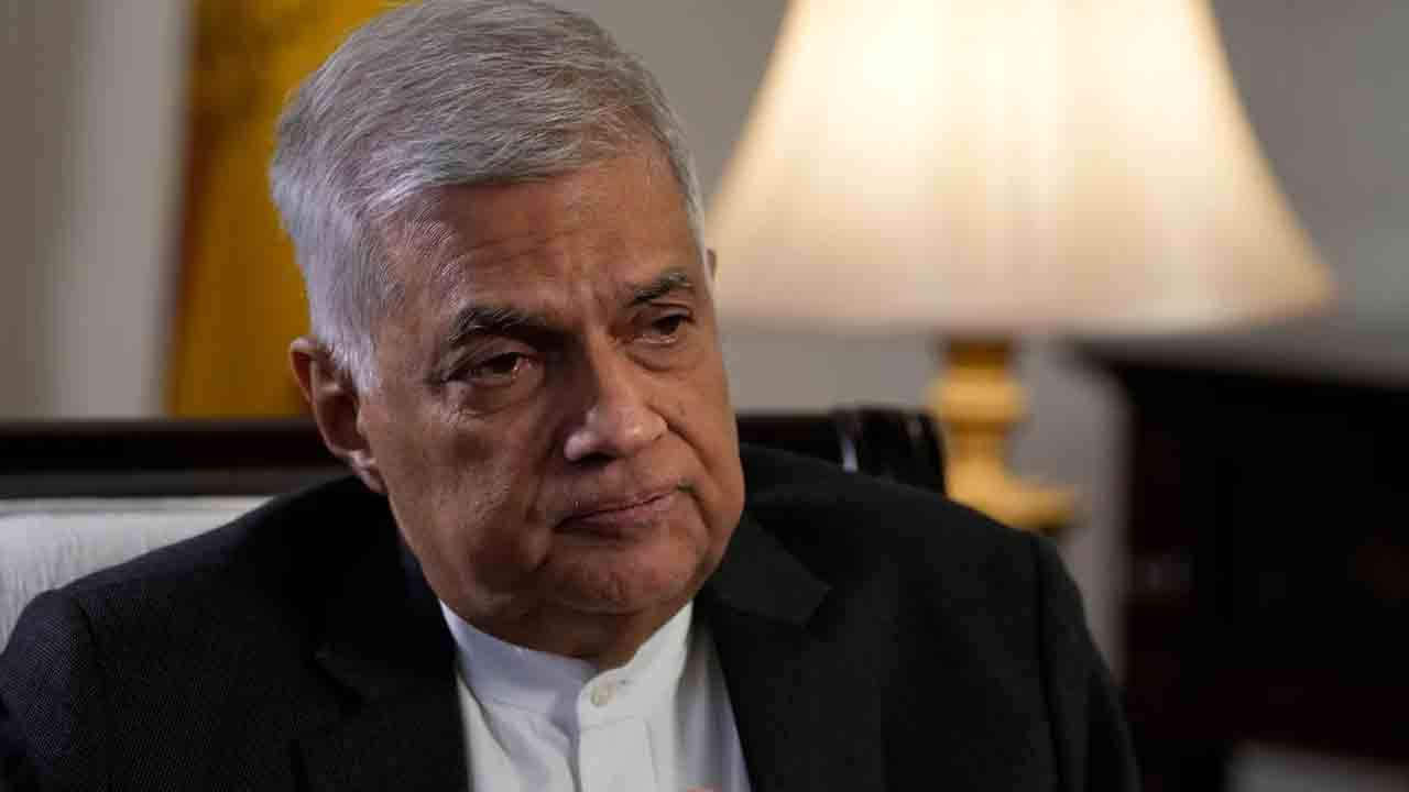 முன்னாள் ஜனாதிபதி ரணிலின்  வெளிநாட்டுப் பயணங்கள் குறித்து விசாரணை