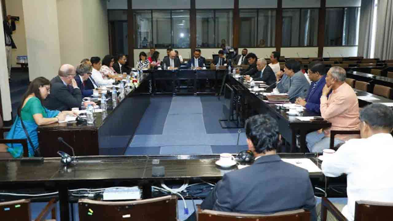 மாகாண சபைத் தேர்தலை வலியுறுத்திய நிசாம் காரியப்பர்