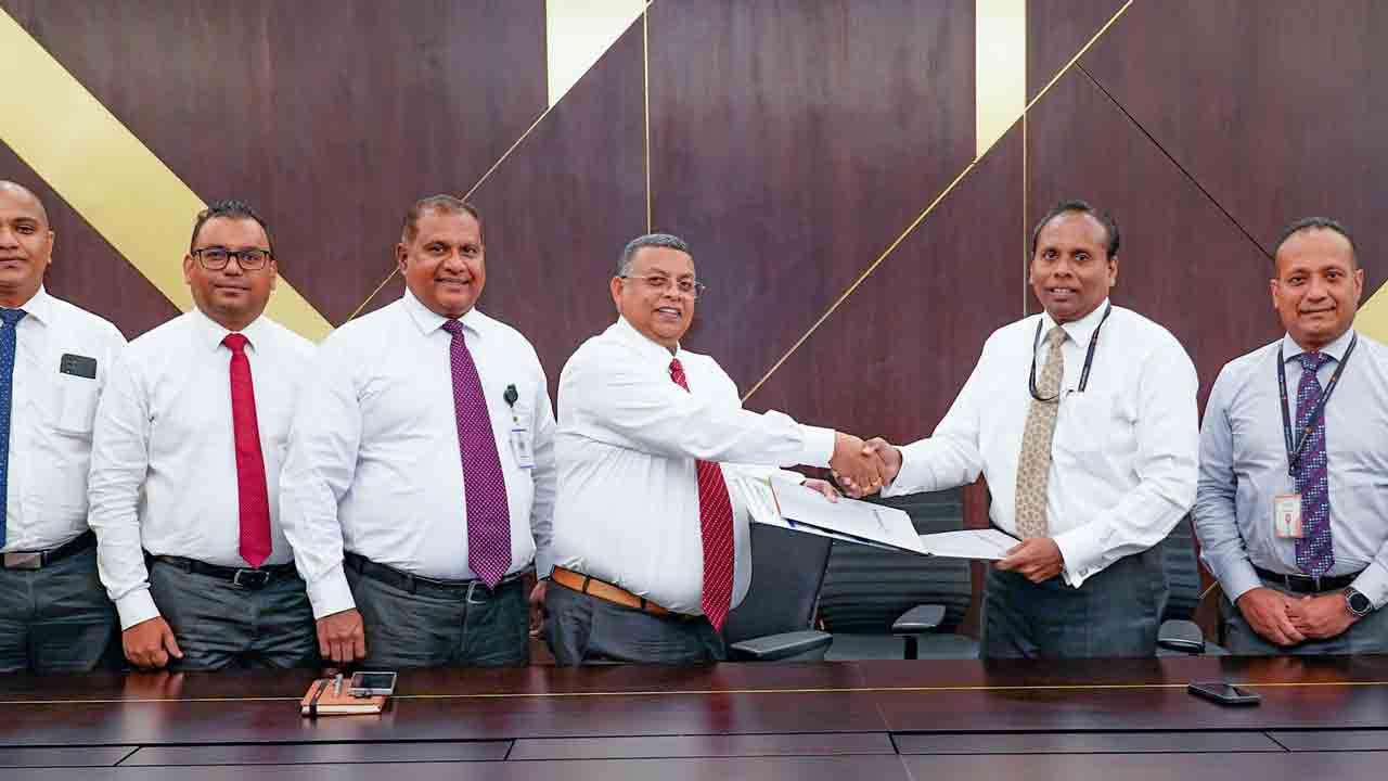 இலங்கையின் சூரிய சக்திக்கான மாற்றத்திற்கு வலுவூட்ட சம்பத் வங்கியுடன் கூட்டணி அமைக்கும் David Pieris Renewable Energy