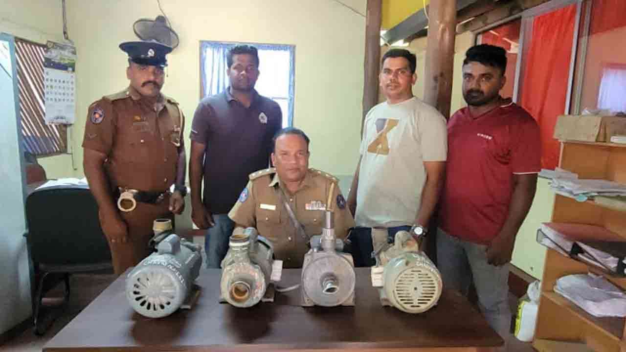 சாவகச்சேரியில் நீர்ப்பம்பிகளை திருடிய இருவர் கைது