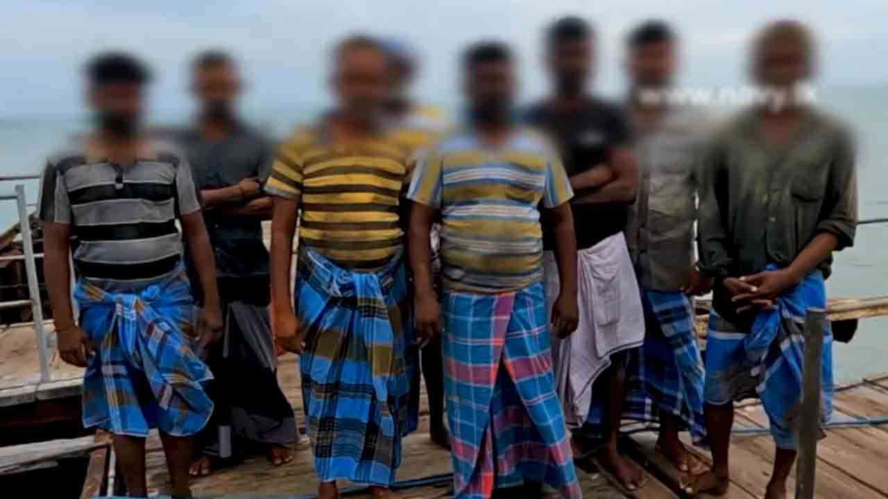 எல்லை தாண்டிய 08 இந்திய மீனவர்கள் கைது