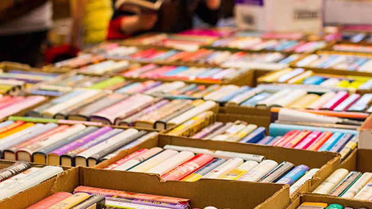 வரி காரணமாக அதிகரித்த புத்தகங்களின் விலை