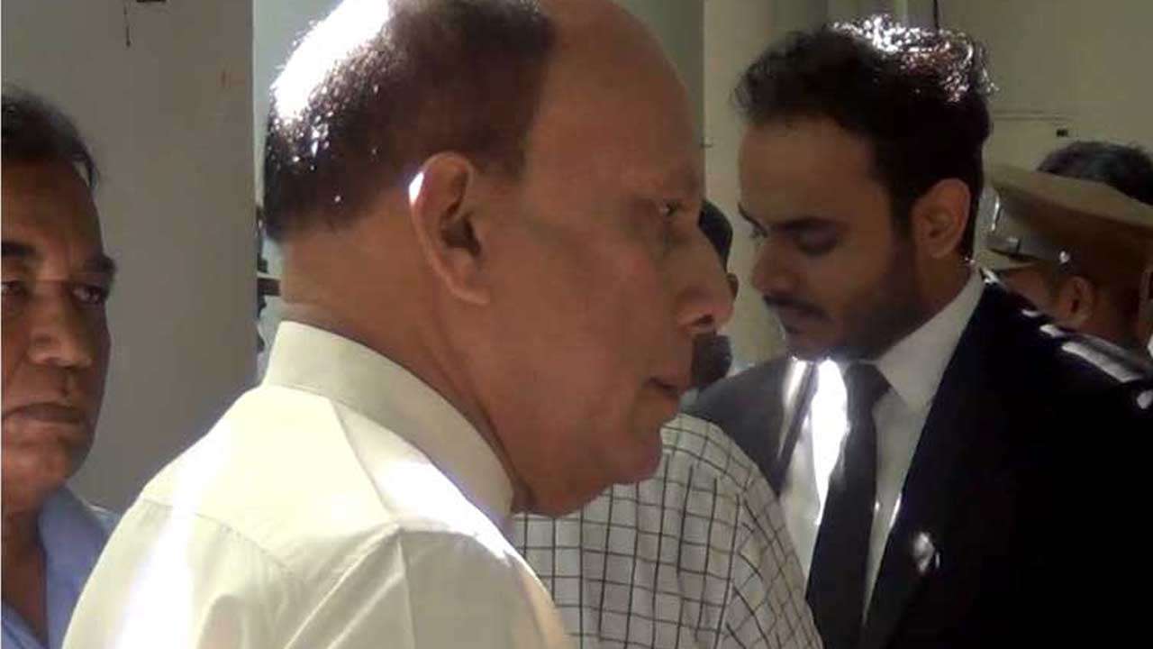 முன்னாள் அமைச்சர் லக்ஷ்மன் யாப்பாவுக்கு எதிராக குற்றப்பத்திரிகை தாக்கல்