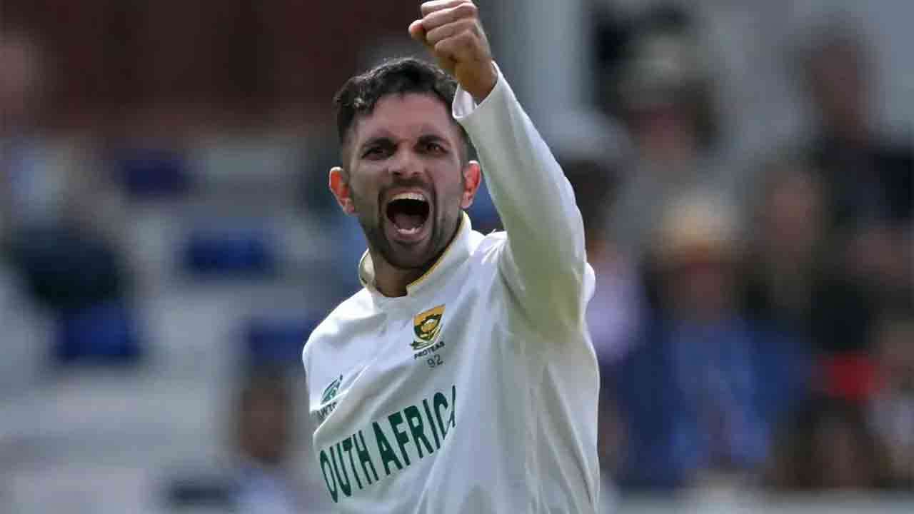 டெஸ்ட் கிரிக்கெட்டில் 200 விக்கெட்