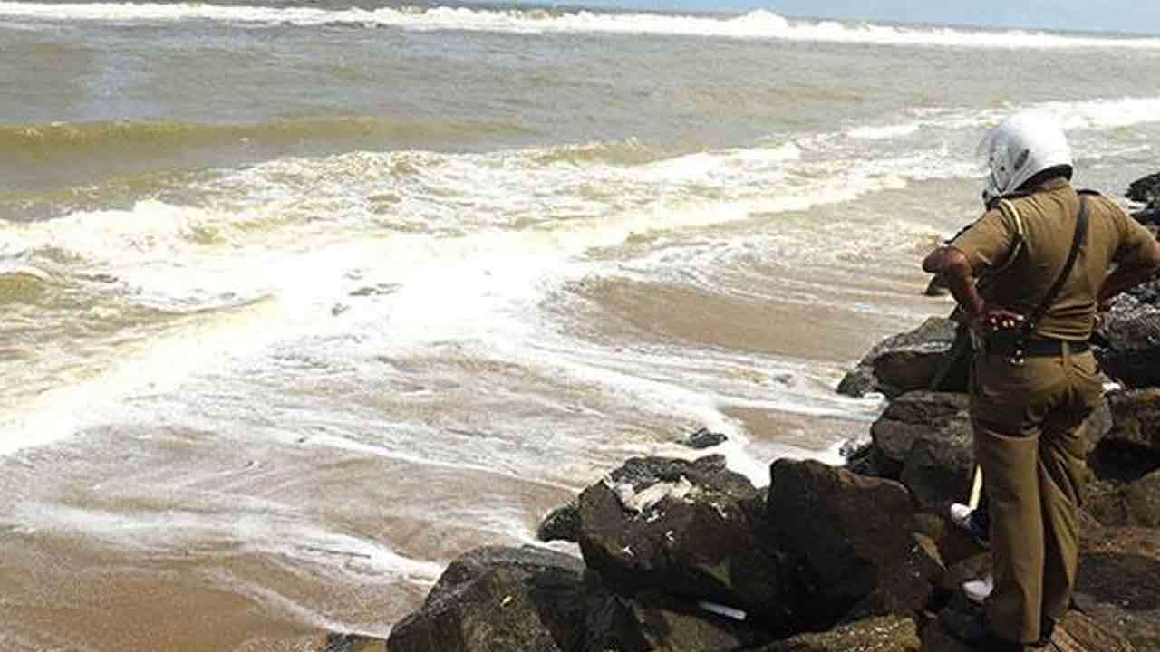 அடையாளம் தெரியாத மூவரின் சடலங்கள் மீட்பு