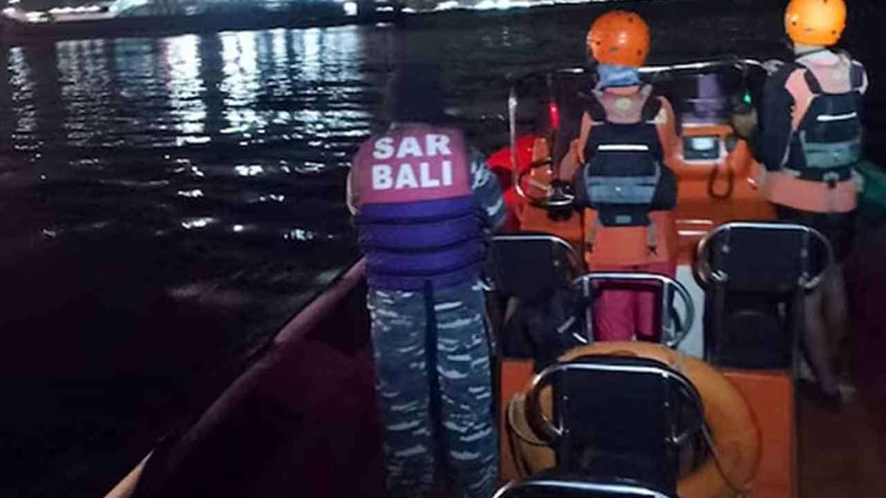 இந்தோனேசியாவில் நீரில் மூழ்கிய கப்பல் - 4 பேர் பலி, 38 பேர் மாயம்
