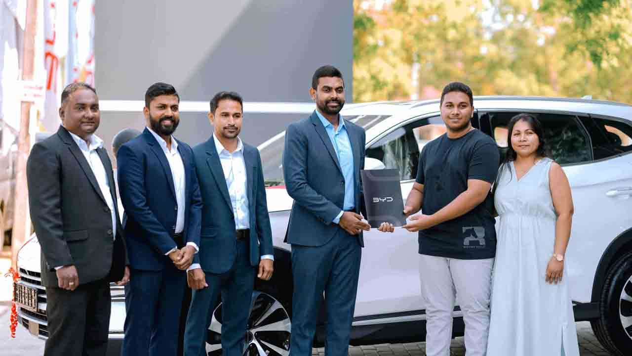 கிழக்கிலங்கையில் கால்பதிக்கும் BYD: அம்பாறையில் புதிய காட்சியறை திறந்து வைப்பு