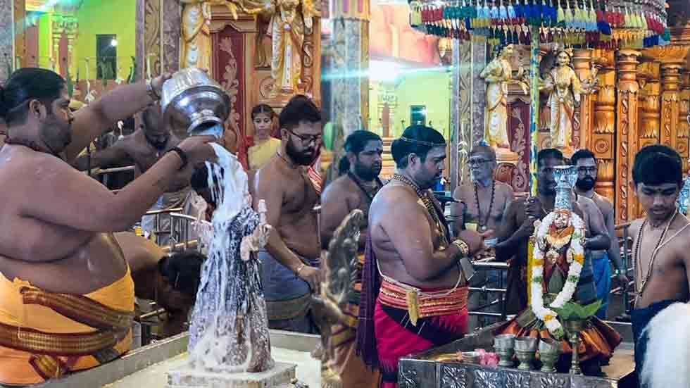 கலசாபிஷேகமும்  சங்காபிஷேகமும்