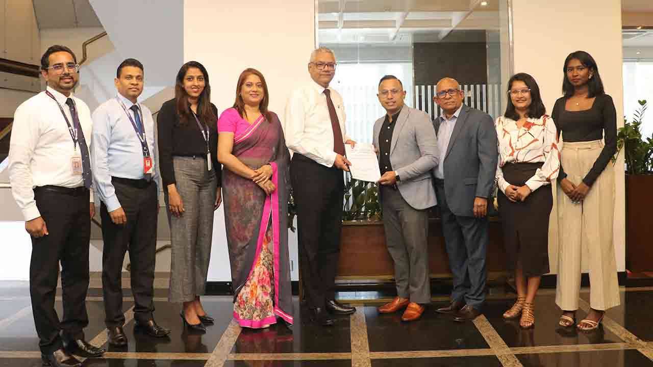 உலகளாவிய கல்வியைத் தொடரும் இலங்கை மாணவர்களை வலுப்படுத்த NDB வங்கி VXL Education உடன் கூட்டு சேர்கிறது