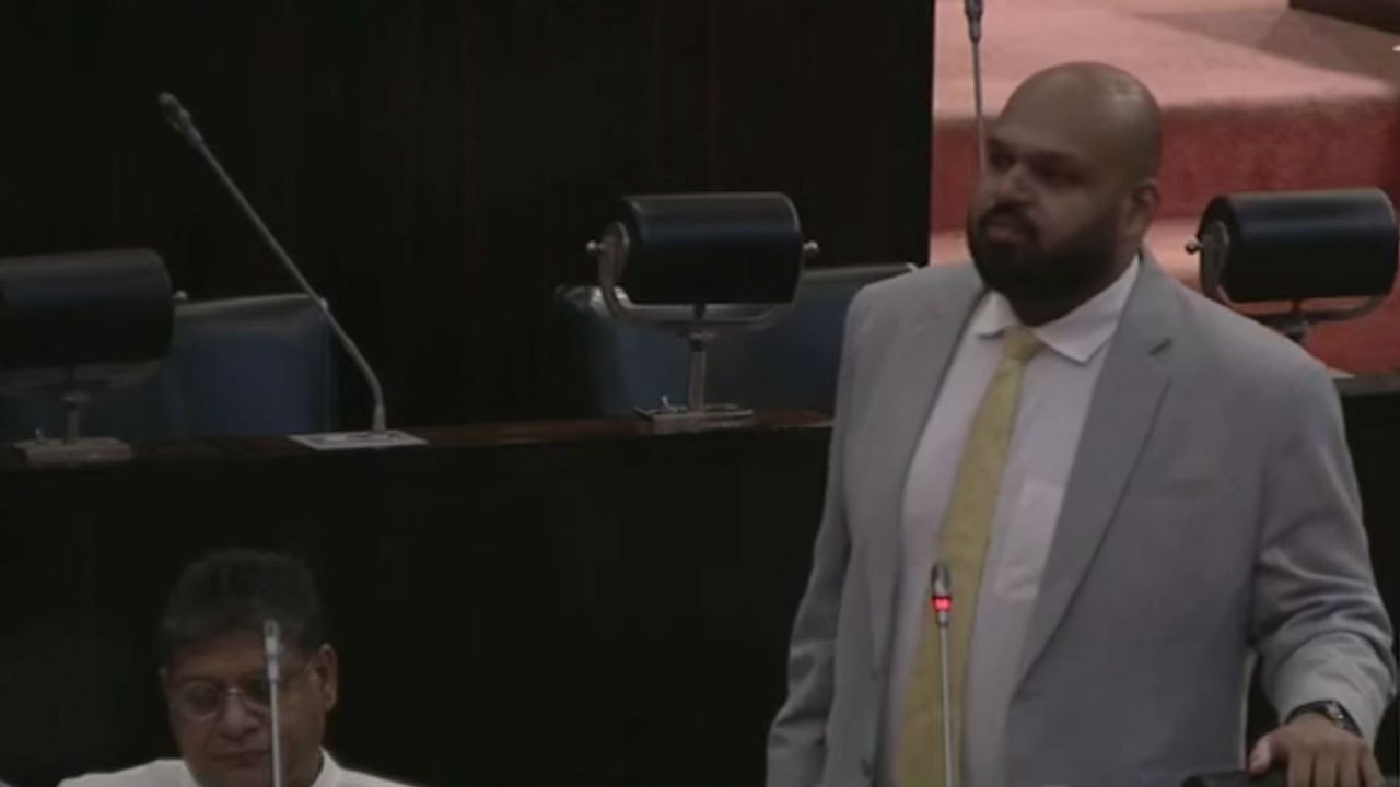 அதிகார பகிர்வு ஊடாகவே நாட்டையும் இளைஞர்களின் எதிர்காலத்தையும் கட்டி எழுப்பலாம்