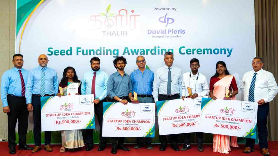 டேவிட் பீரிஸ் குழுமம் வடக்கின் முயற்ச்சியாளர்கள் நிறுவனங்களை ஆரம்பிப்பதற்கு மூலதனத்தை விநியோகிக்கிறது