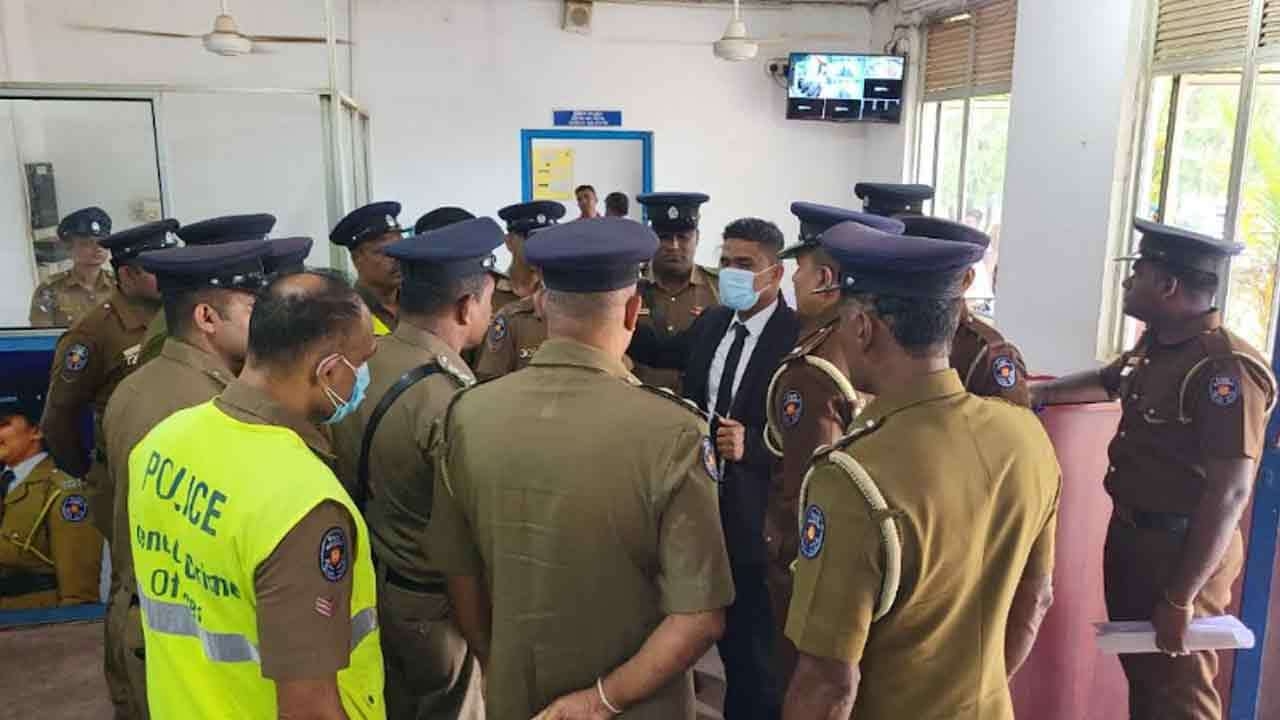 கிளிநொச்சி பொலிஸ் நிலையத்தில் கைதி தூக்கிட்டு தற்கொலை