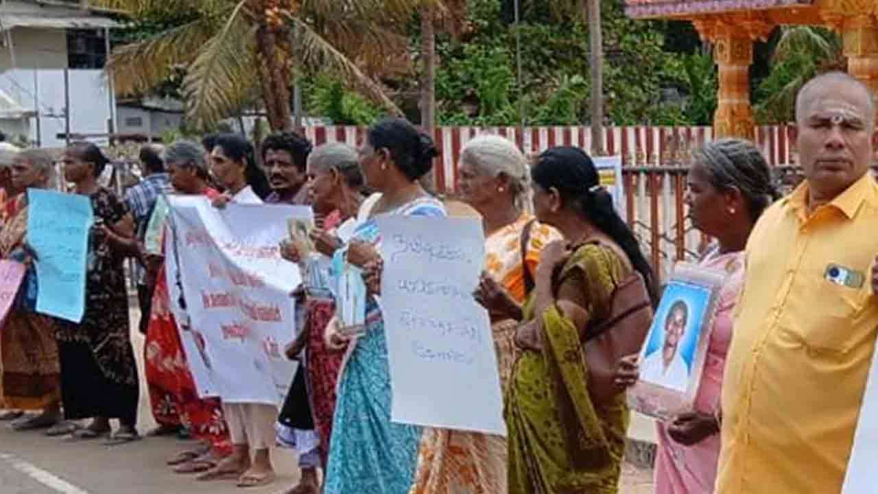 சர்வதேச பொறிமுறையை வலியுறுத்தி கிளிநொச்சியில் போராட்டம் 
