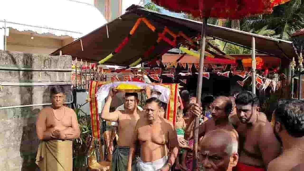கொடிச்சீலை எடுத்துவரும் நிகழ்வு!