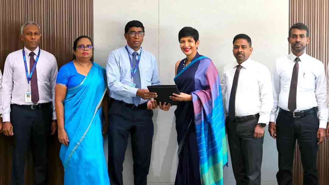 விவசாயிகள் நவீன தொழில்நுட்பத்தைப் பெற உதவுவதற்காக கொமர்ஷல் வங்கியும் ஹேலிஸ் அக்ரிகல்ச்சர் நிறுவனமும் பங்குடைமை