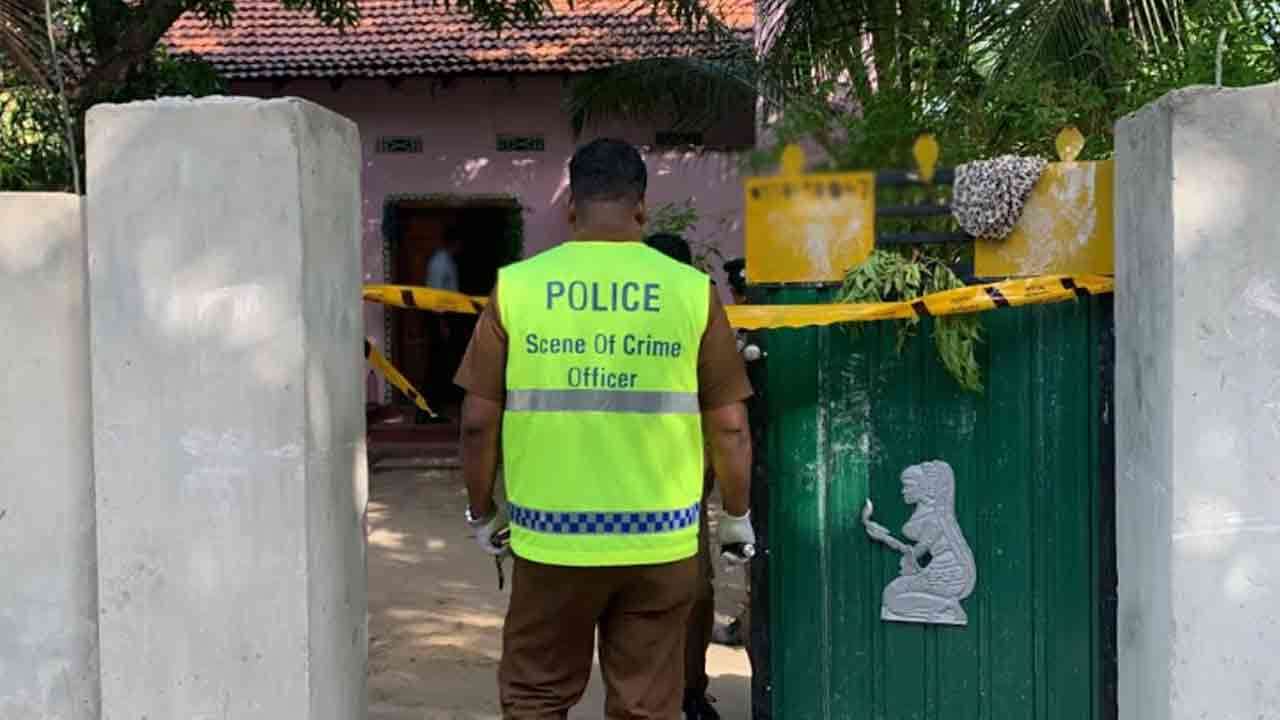 யாழில் சகோதரியுடன் வசித்து வந்த சகோதரன் படுகொலை!
