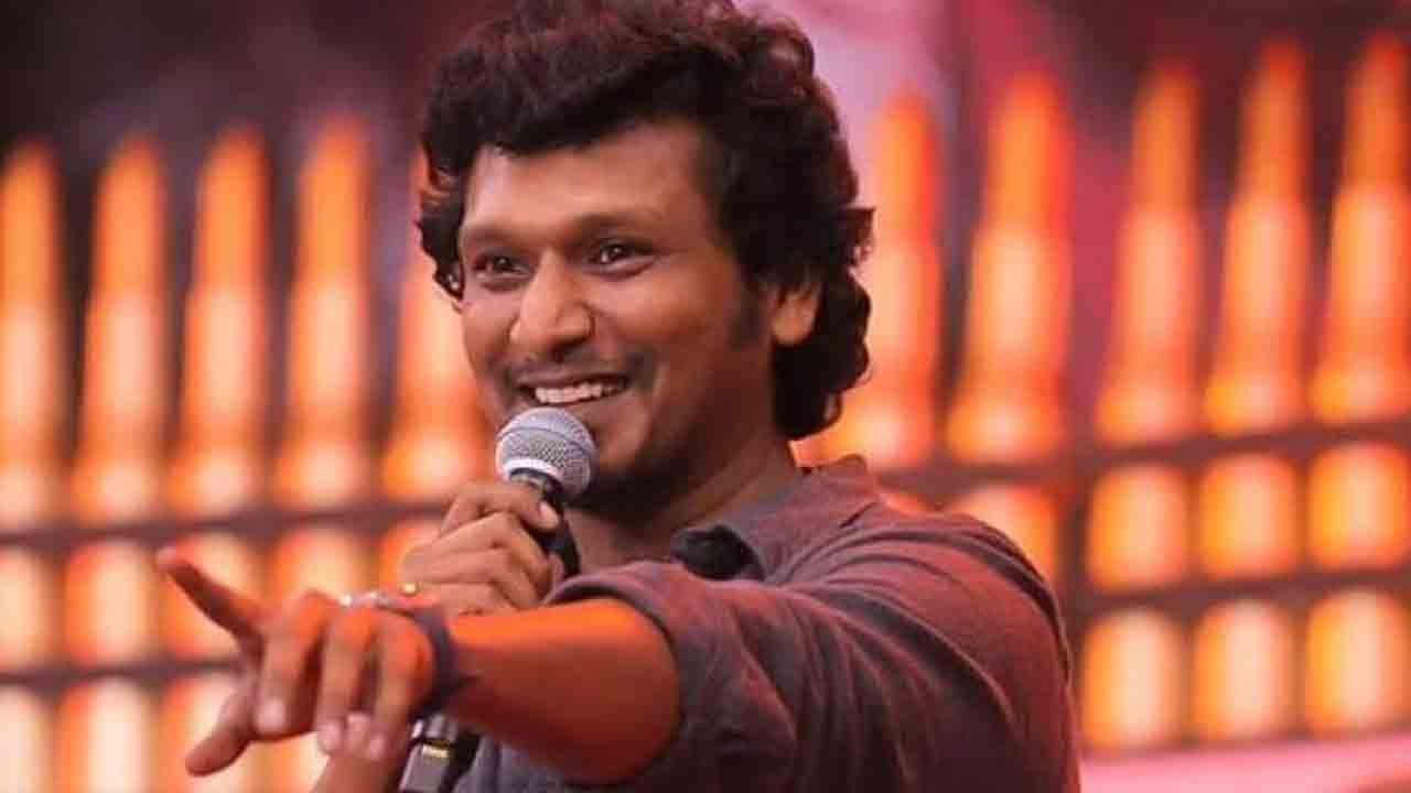 என்ன வேலை செய்கிறார் தெரியுமா?