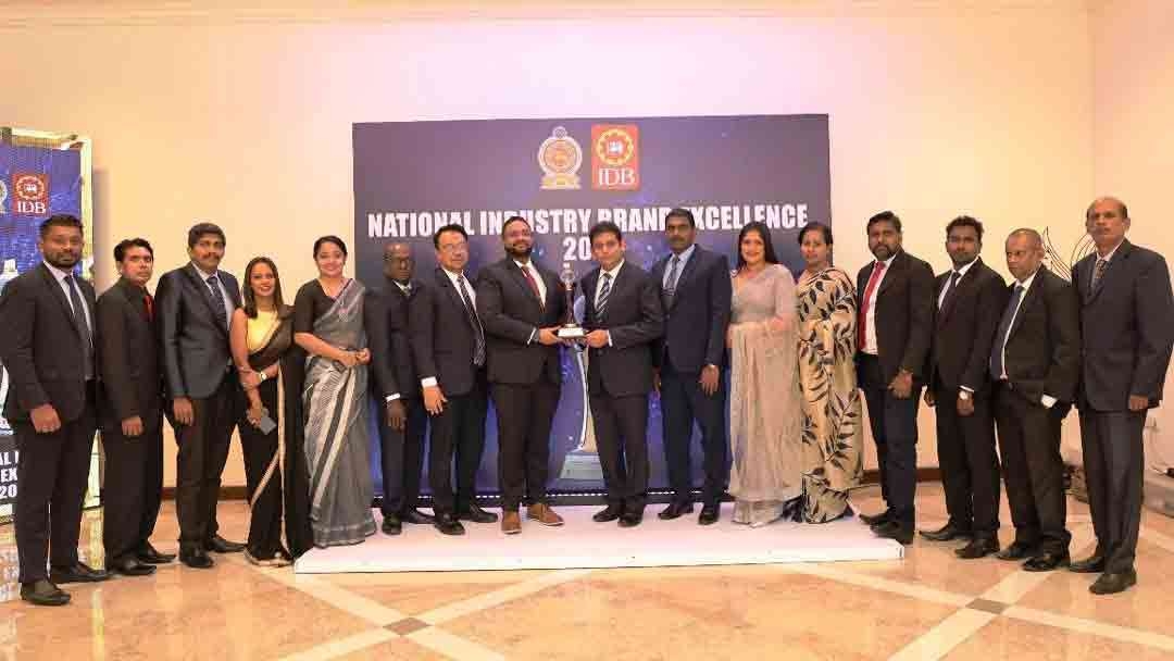 American Plastics நிறுவனத்துக்கு தேசிய உயர் கைத்தொழில் வர்த்தகநாம விருது