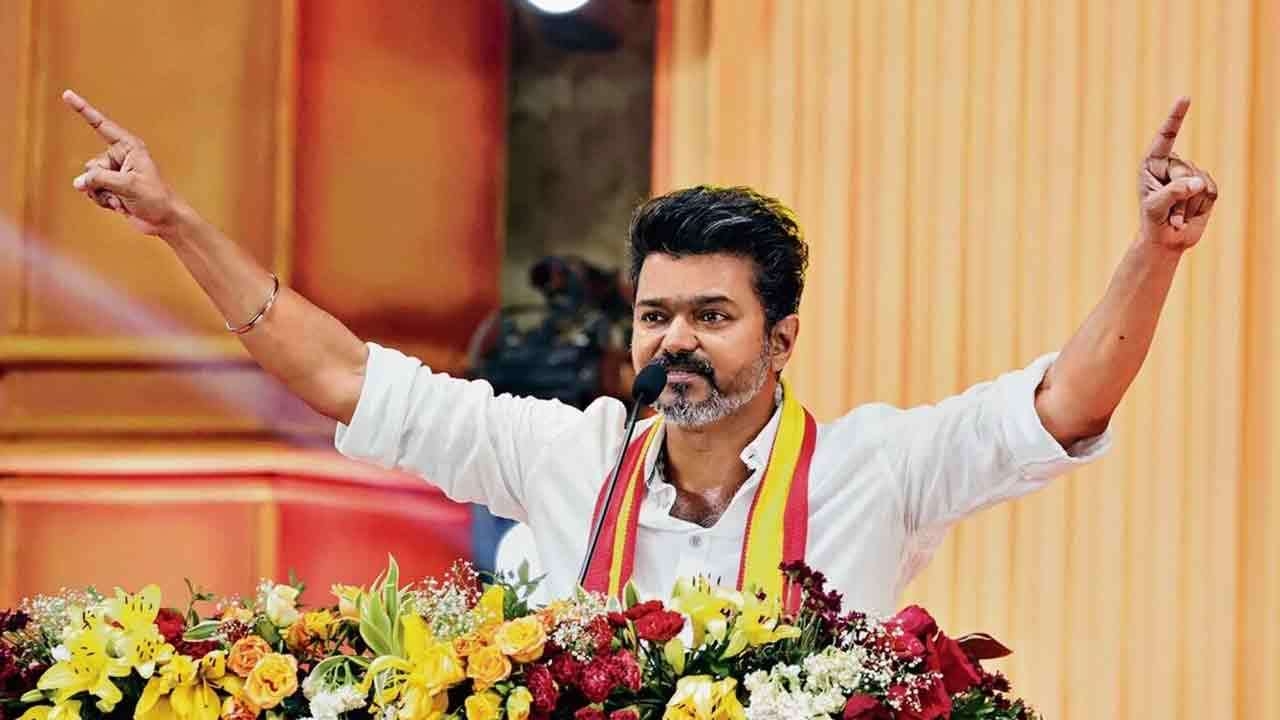 த.வெ.க நிகழ்ச்சிகளில் விஜய் படத்தை மாத்திரமே பயன்படுத்த உத்தரவு 