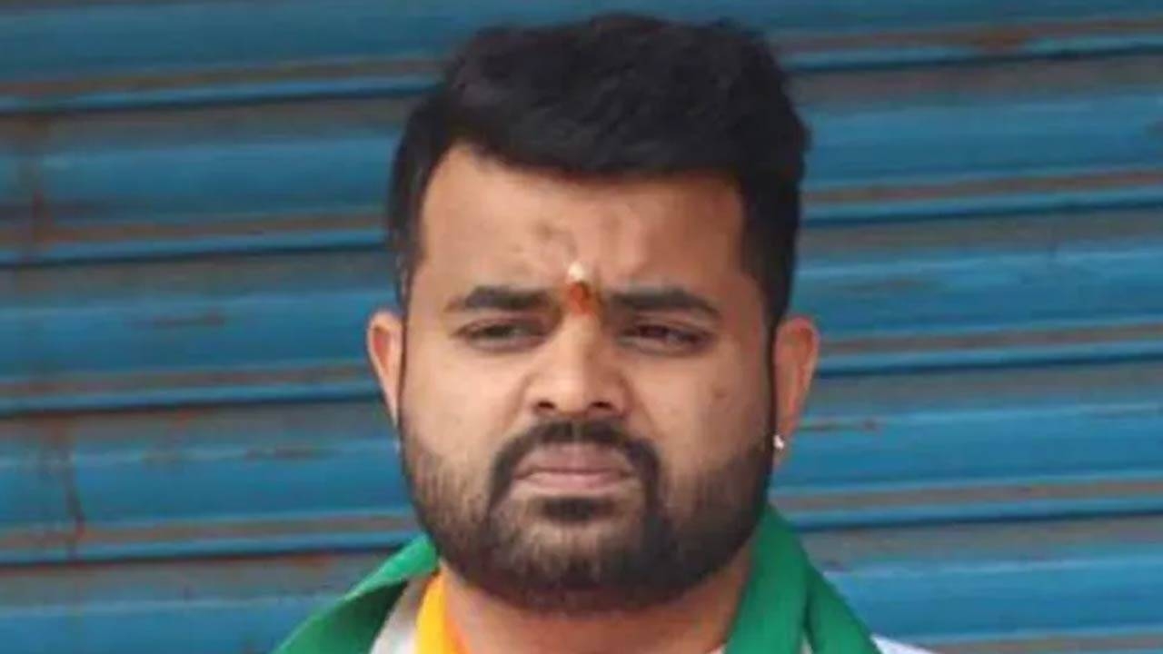 இந்தியாவின் முன்னாள் பிரதமர் ஒருவரின் பேரனுக்கு ஆயுள் தண்டனை 