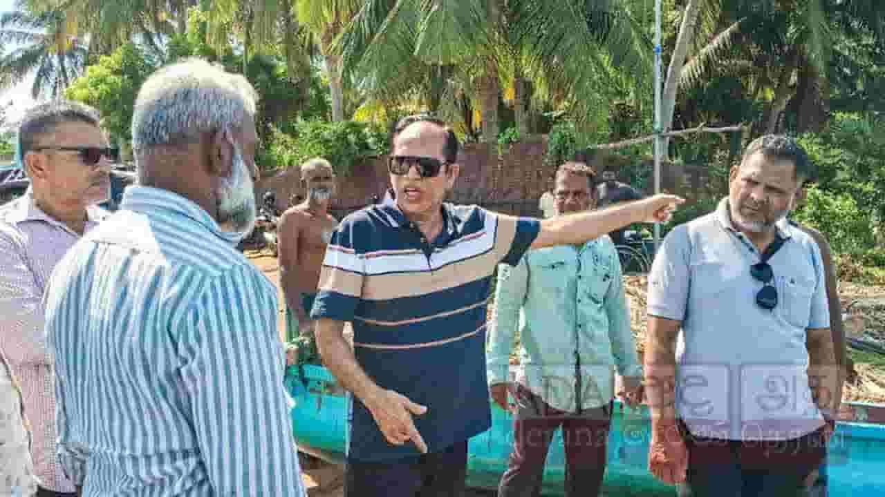 மீனவர்களின் பிரச்சினைகளை நேரடியாக கேட்டறிந்த ஹிஸ்புல்லாஹ்!