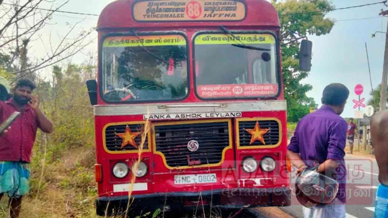 யாழ் தென்மராட்சி எழுதுமட்டுவாள் விபத்து - குடும்பப் பெண் உயிரிழப்பு