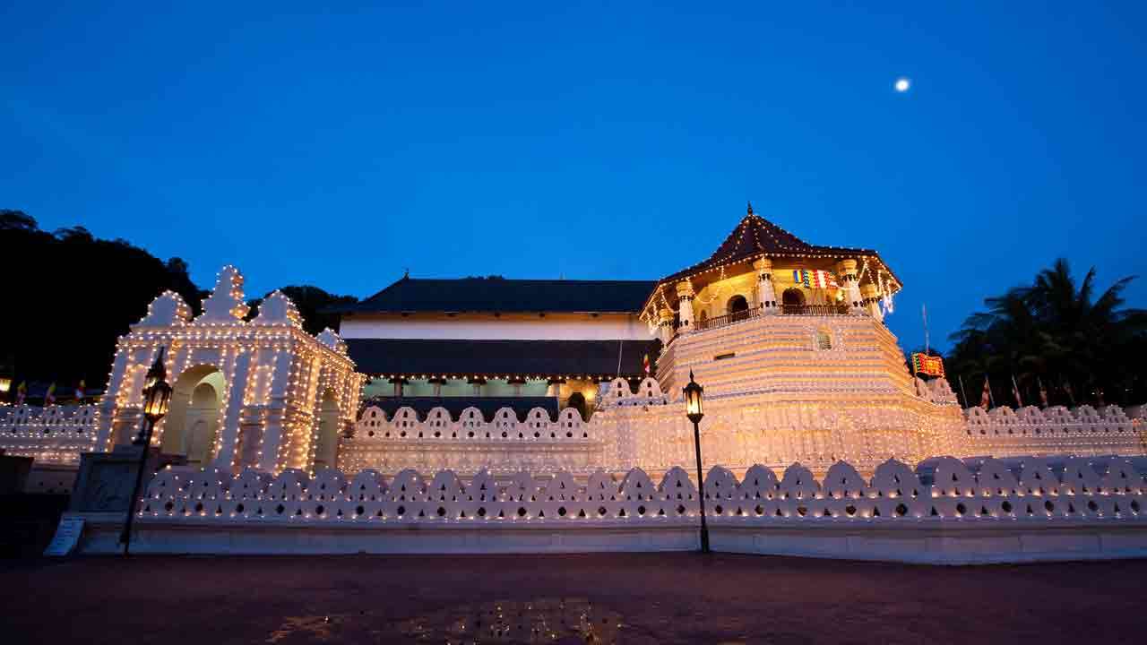 SLT-MOBITEL தனது ஸ்ரீ தலதா மாளிகையுடனான ஒரு தசாப்த காலத்துக்கும் மேலான ICT பங்காண்மையை மேலும் நீடித்துள்ளது