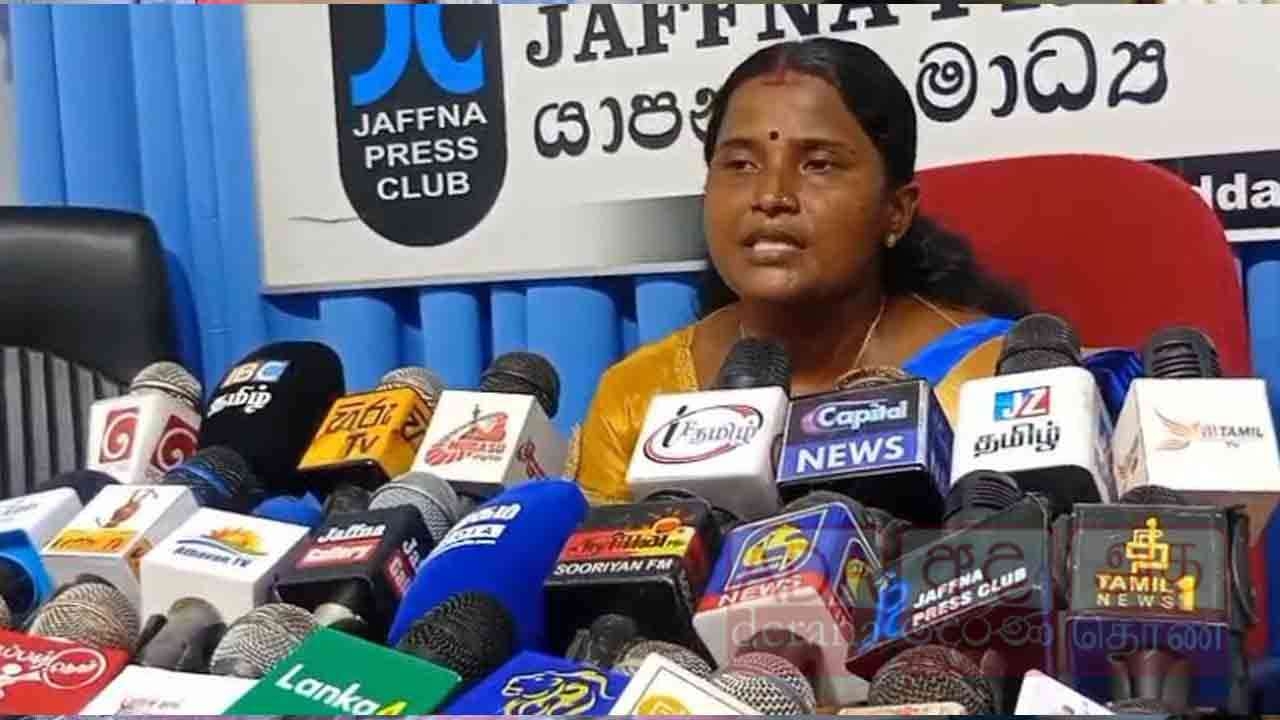 இலவச காணி உறுதிகளை காணி சீர்திருத்த ஆணைக்குழு வழங்க வேண்டும்