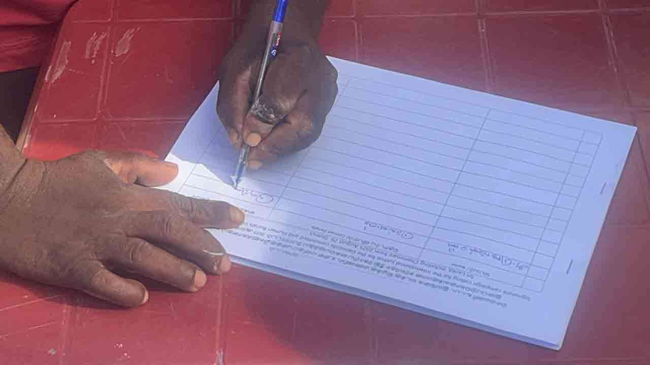 சர்வதேச நீதி கோரி  முல்லைத்தீவிலும் கையெழுத்துப் போராட்டம்...