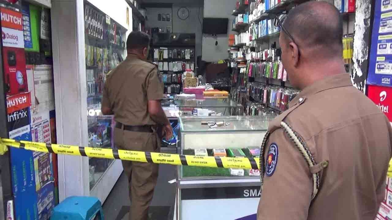 தொலைபேசி வர்த்தக நிலையத்தில் கொள்ளை