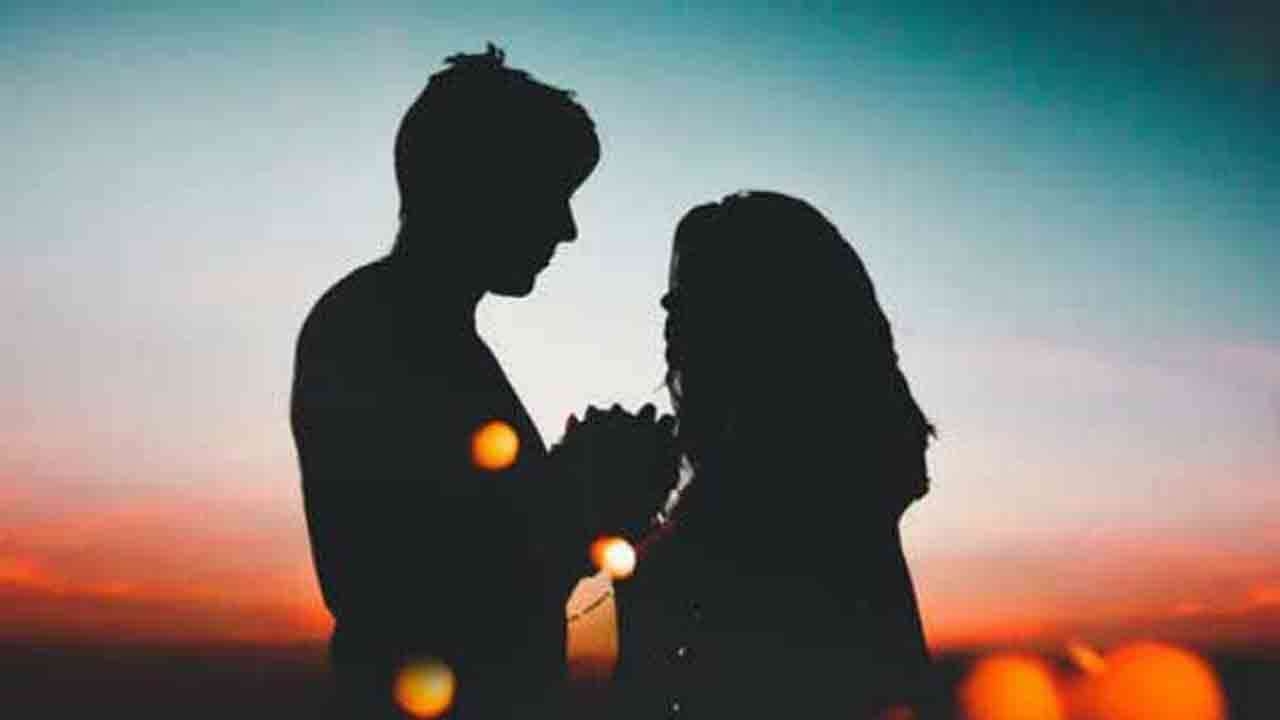 17 வயது மாணவனுடன் இளம் பெண் ஓட்டம்!