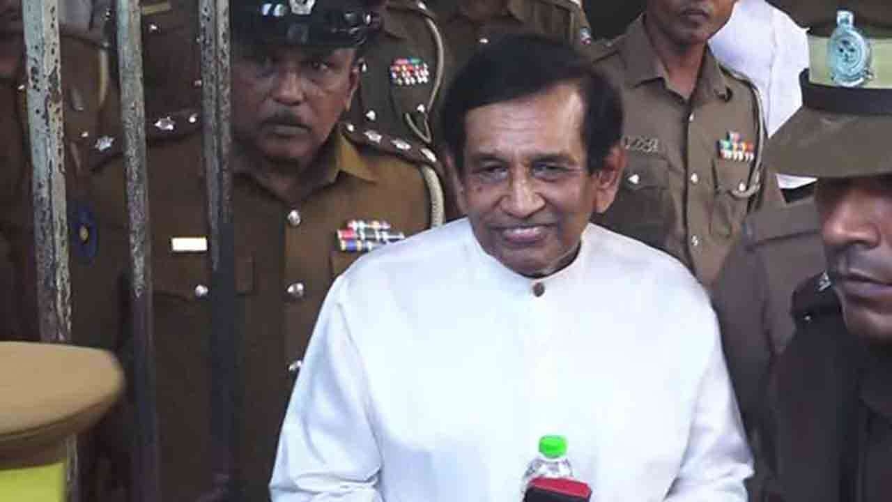 ராஜித இலஞ்ச ஊழல் ஒழிப்பு ஆணைக்குழுவில் ஆஜர்