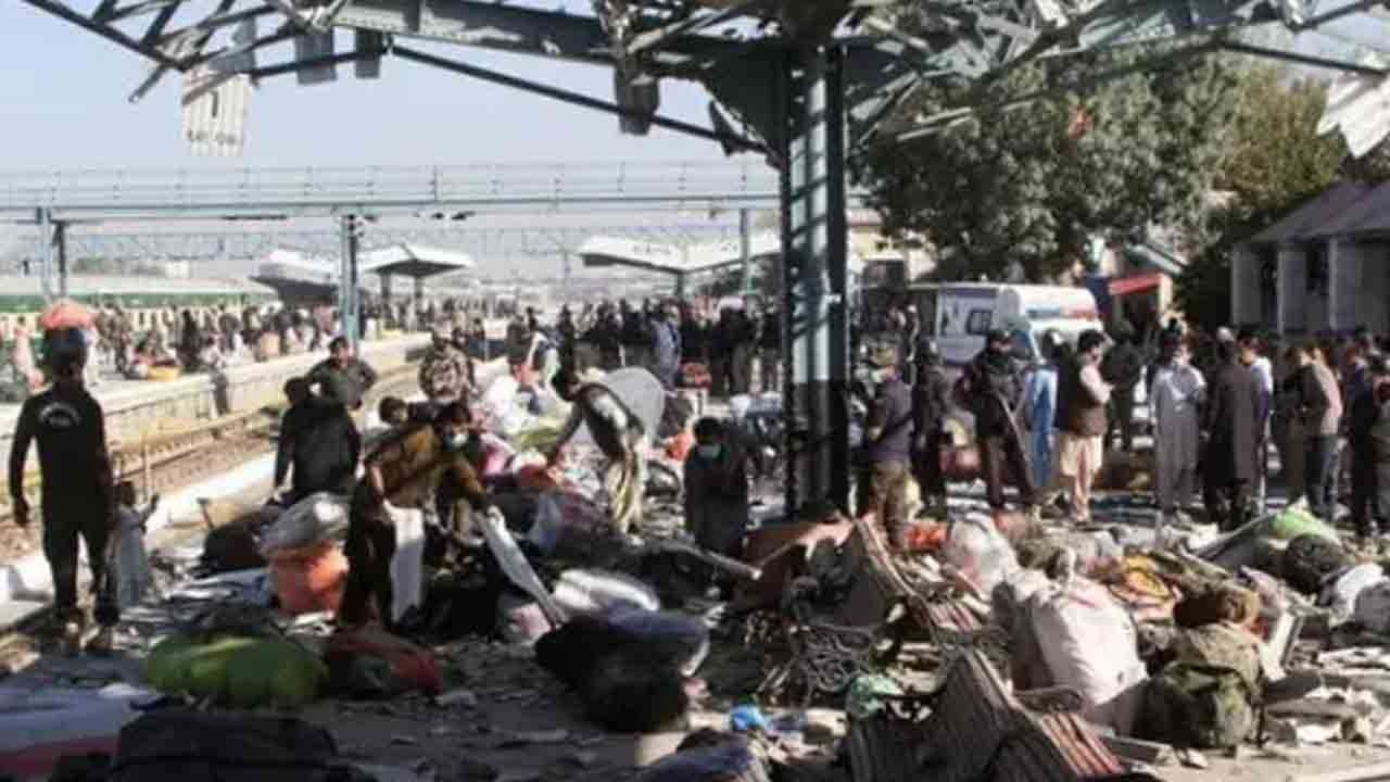பாகிஸ்தானில் தற்கொலை குண்டுவெடிப்பு தாக்குதல்