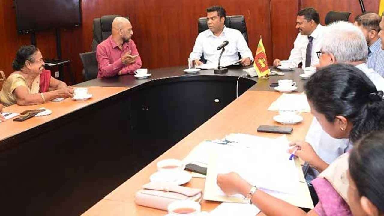 களப்பணியாற்றும் சுகாதார ஊழியர்களுக்கு அதிகபட்ச வசதிகள்
