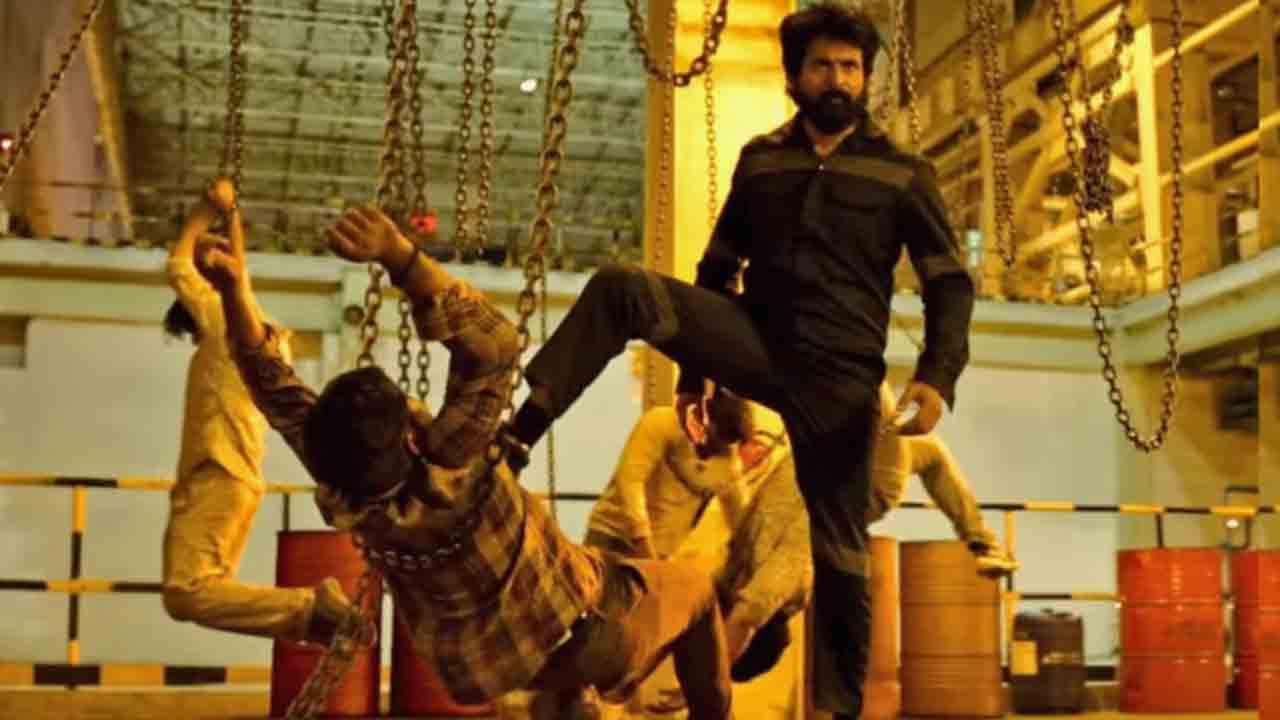 பாக்ஸ் ஆபிஸில் அடிச்சு தூள் கிளப்பிய மதராஸி