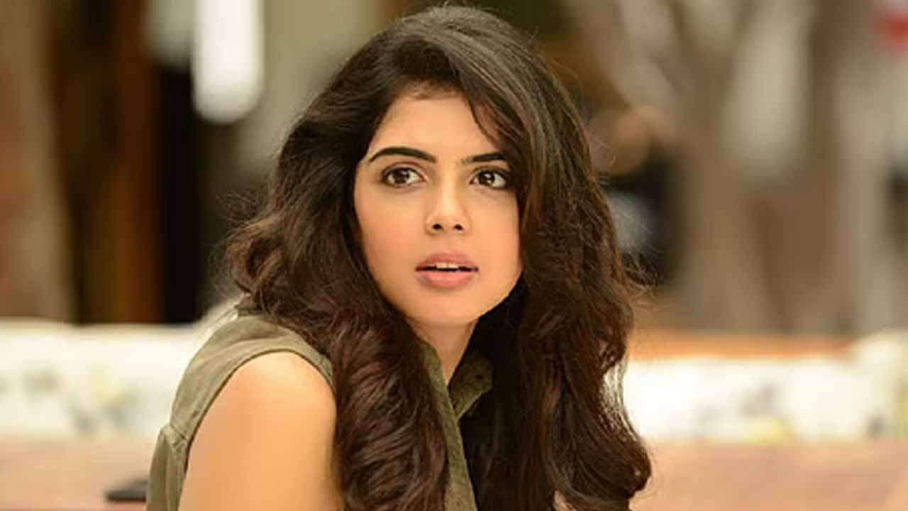 லோகா பட நடிகைக்கு தந்தையின் அட்வைஸ் 