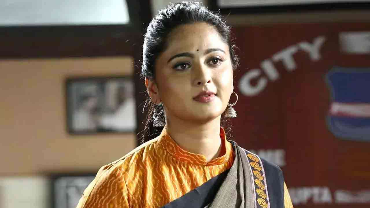 அனுஷ்காவின் 'திடீர்' முடிவால் ரசிகர்கள் அதிர்ச்சி!