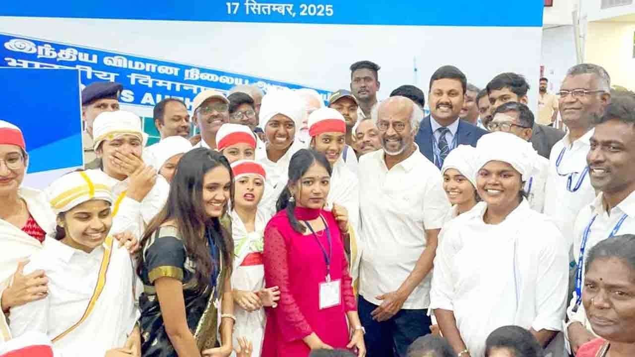 நோ கமெண்ட்ஸ் என பதில் அளித்த ரஜினி!