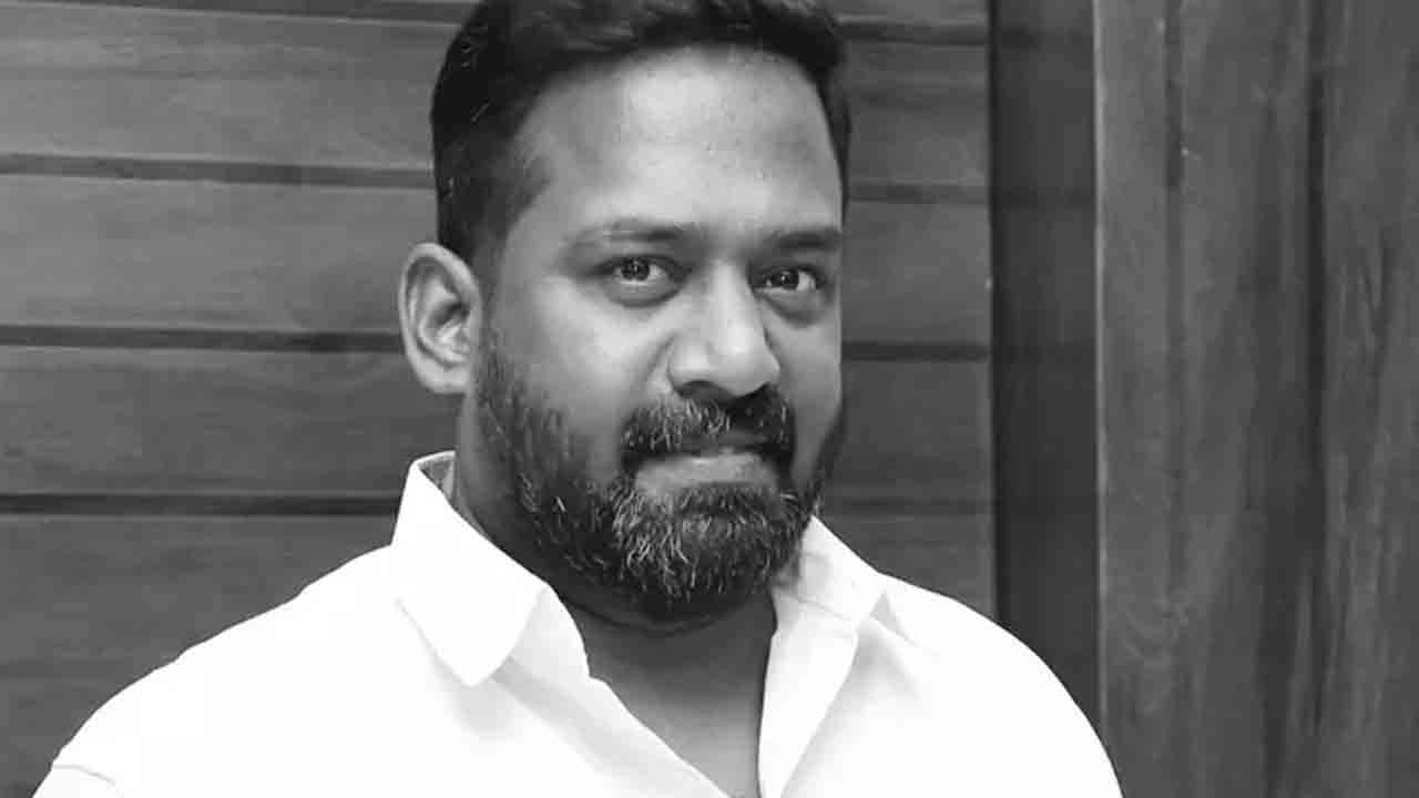 பிரபல நடிகர் ரோபோ சங்கர் காலமானார்
