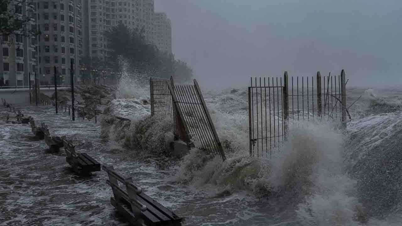 ரகாசா சூறாவளி தாக்கம் - 14 பேர் பலி 