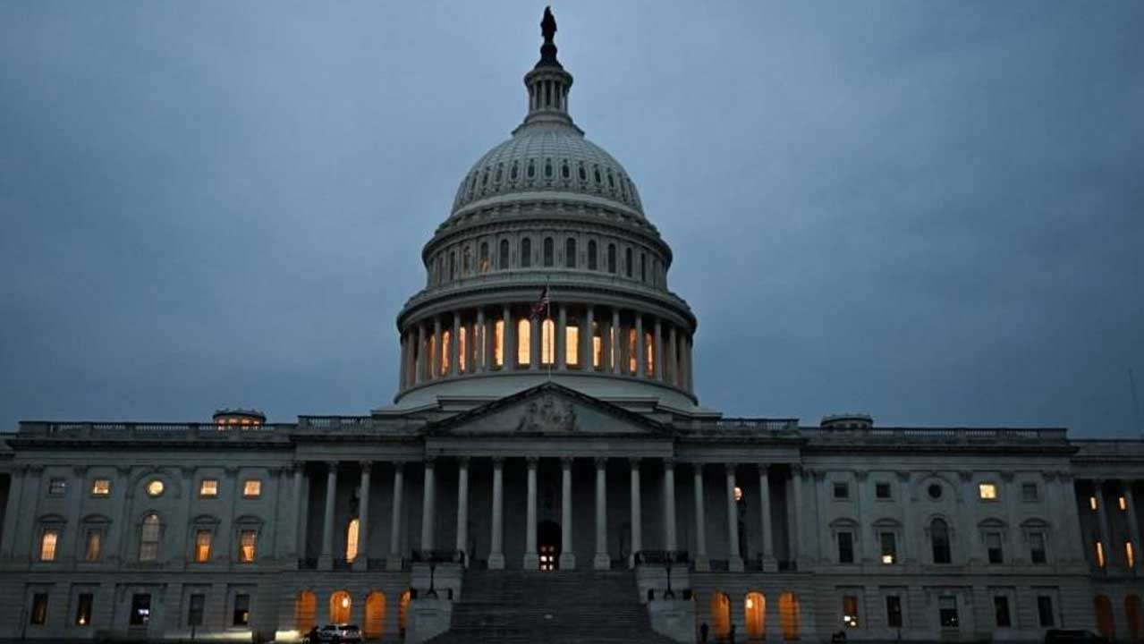 அமெரிக்க அரச நிர்வாகம் முடங்கியது