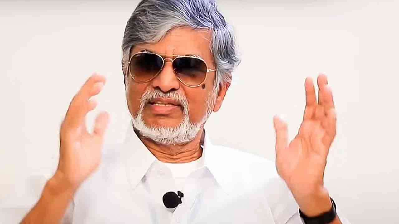 விஜயின் தந்தையை கடுப்பாக்கிய கேள்வி!