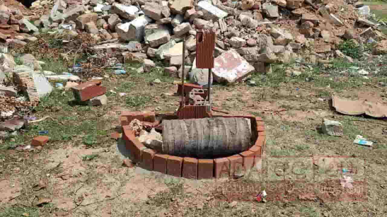 'அணையா விளக்கு' தூபி சேதம்!