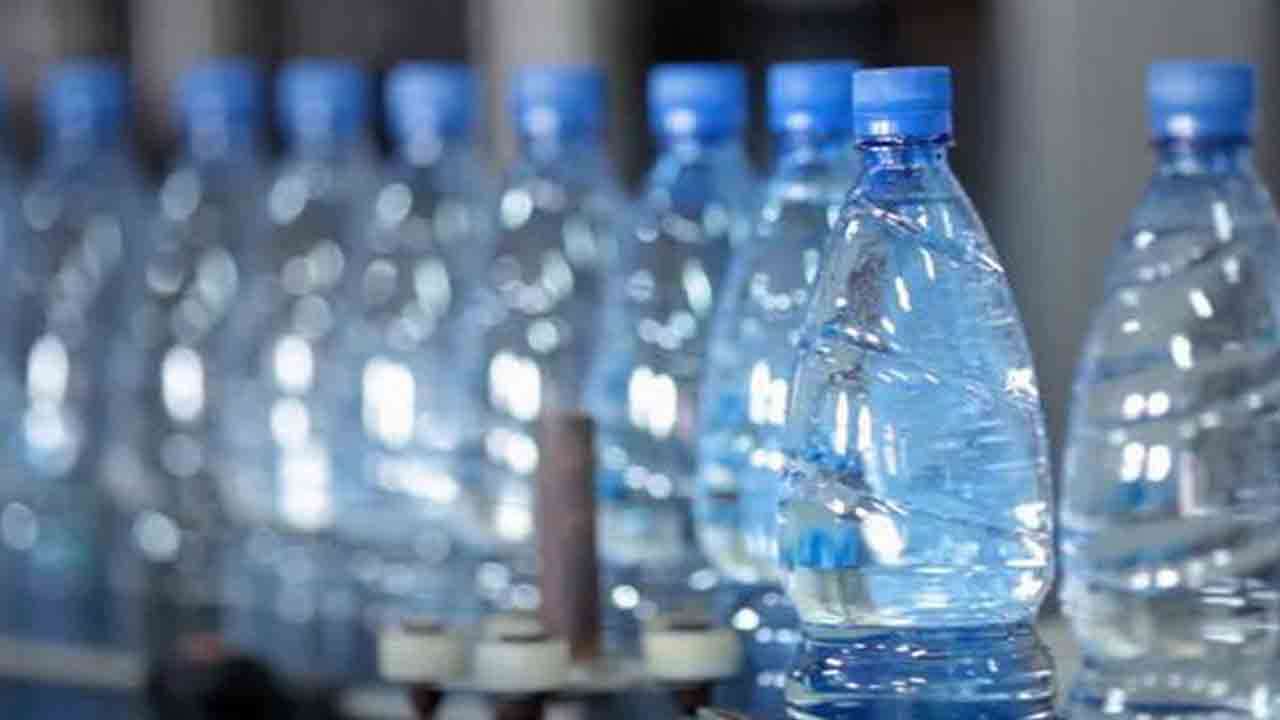 தண்ணீர் போத்தலை அதிக விலைக்கு விற்ற கடைக்கு 6,00,000/- அபராதம்