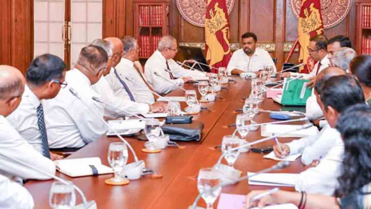 தோட்டத் தொழிலாளர் சம்பள உயர்வு: பெருந்தோட்ட நிறுவனங்களுடன் ஜனாதிபதி கலந்துரையாடல்